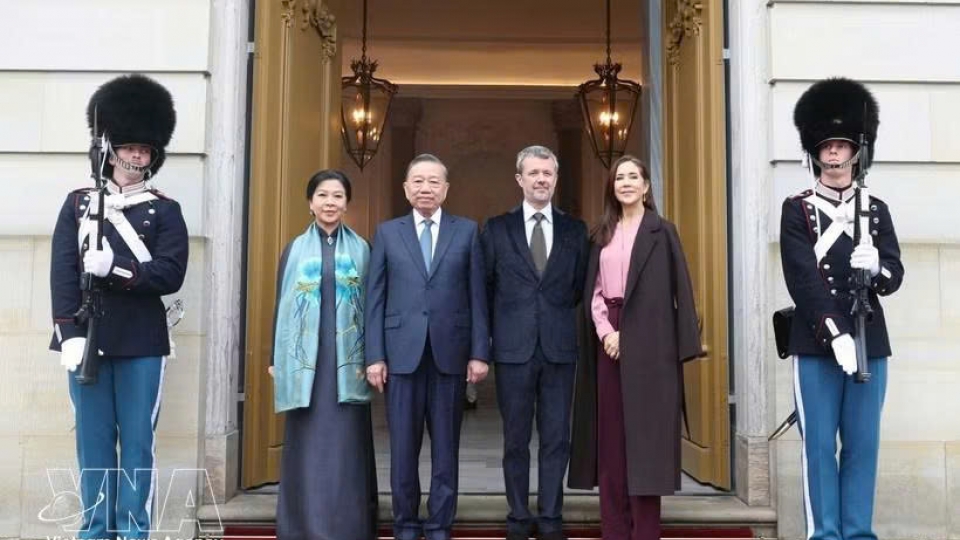 top-leader.jpg