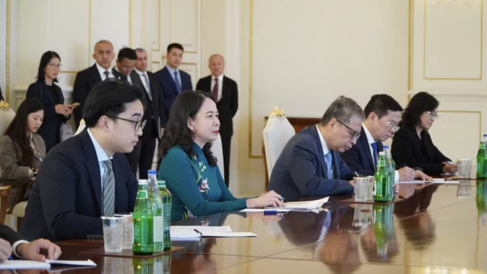 vice-president-vo-thi-anh-xuan-at-the-talks.jpg