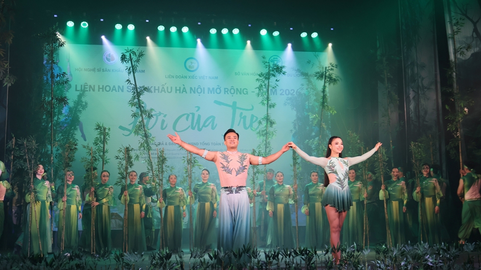 vo_xiec_loi_cua_tre_chinh_phuc_khan_gia_lien_hoan_san_khau_ha_noi-ava.jpg