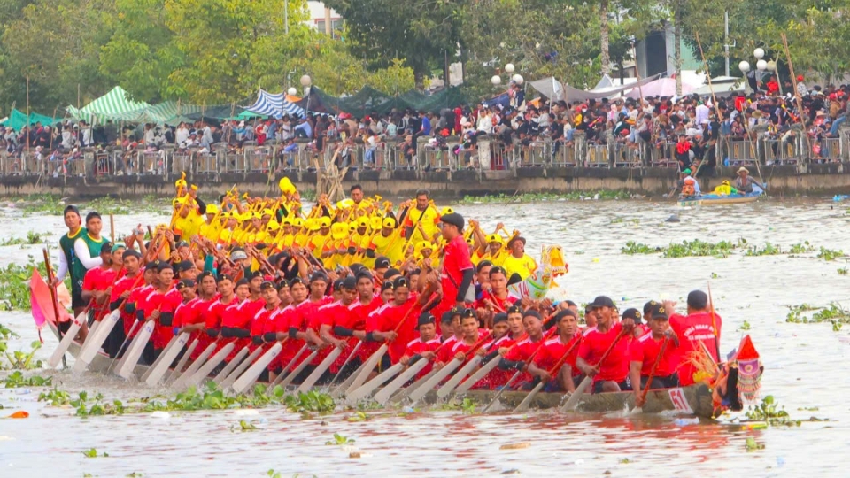 vov-le-hoi-ooc-om-boc-dua-ghe-ngo-nam-2026-tai-tp-can-tho-sap-dien-ra-voi-quy-mo-lon-thu-hut-du-khach-den-tim-hieu-van-hoa-dia-phuong.jpg