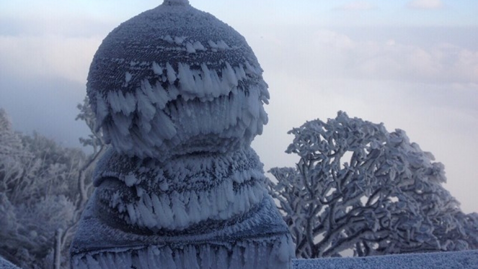 Snow blankets Fansipan Mountain