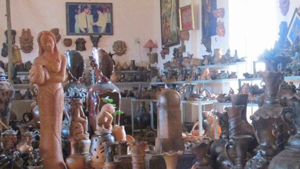 Cham ethnic people preserve traditional craft villages
