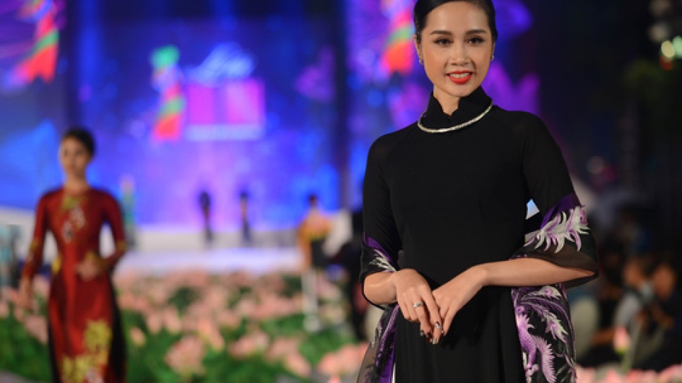 Thousands attend Ao Dai Festival 2017 opening