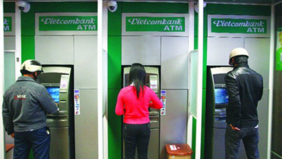 Vietcombank locks multiple cards over ATM theft risks
