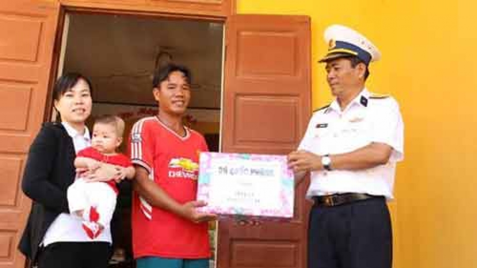 TET gifts come to Truong Sa archipelago