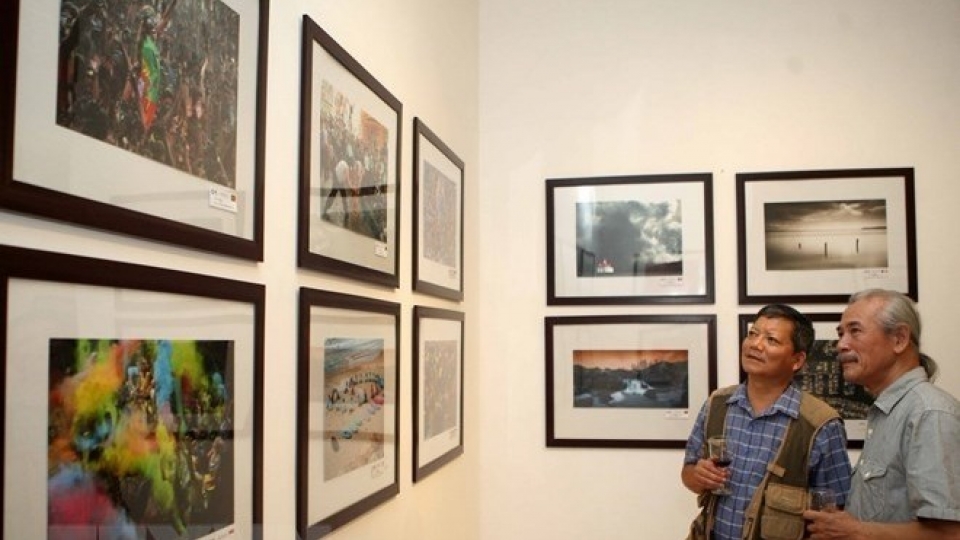 American_photographic_societys_exhibition_opens_in_Hanoi_JCOK.jpg