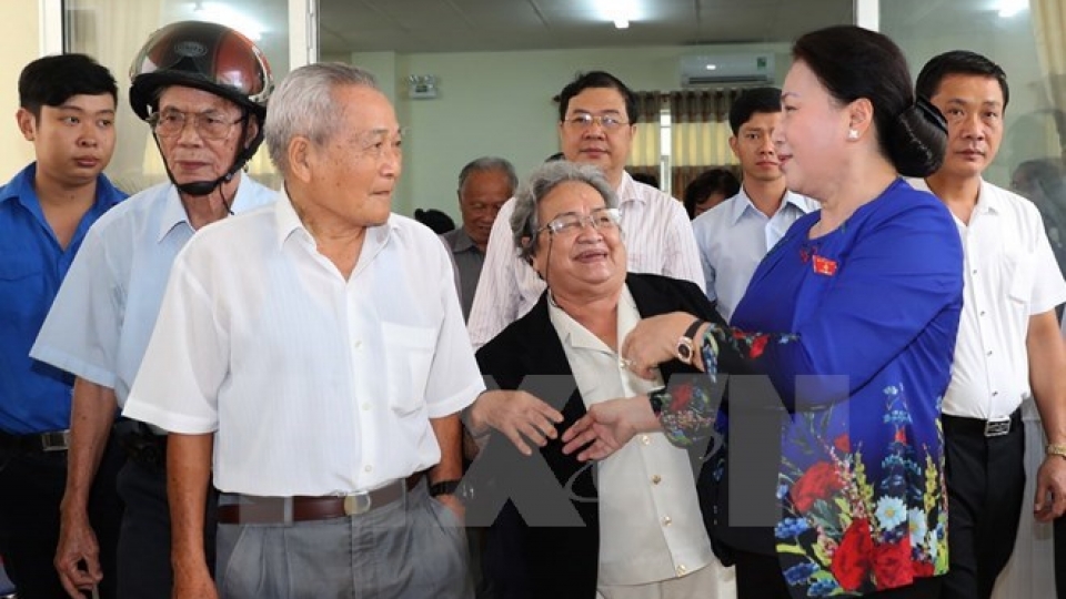NA Chairwoman meets voters in Can Tho
