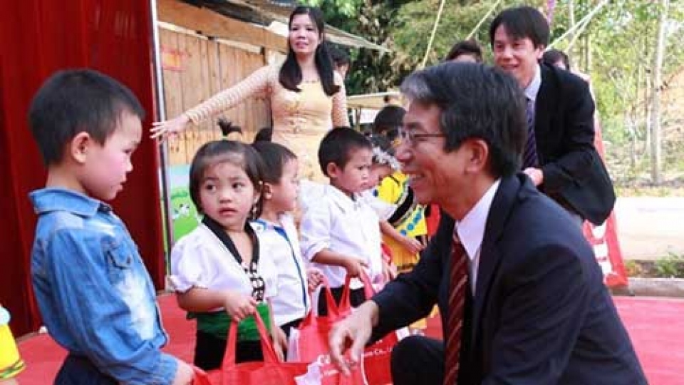 Canon Vietnam promotes 3R practice for environment protection