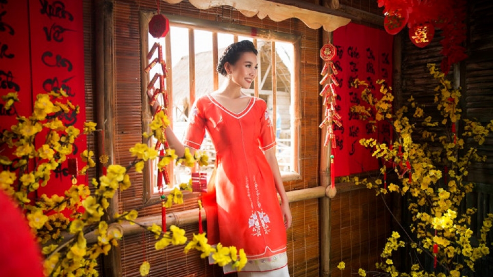 Son Collection introduces latest modern Ao Dai designs