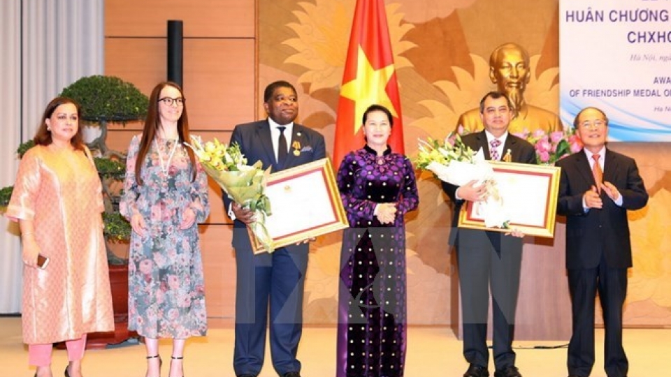 NA Chairwoman receives, presents Friendship Order to IPU leaders