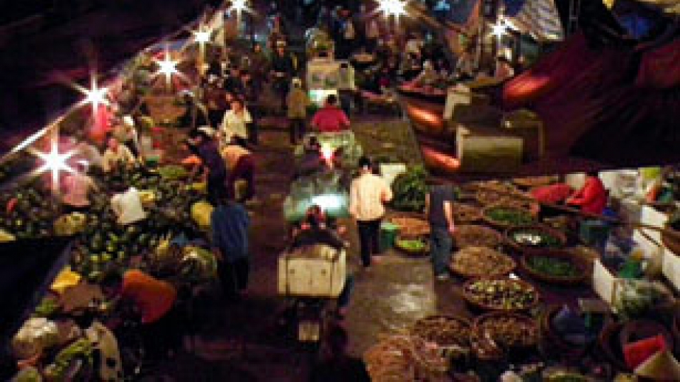 Long-BIen-market-1.jpg