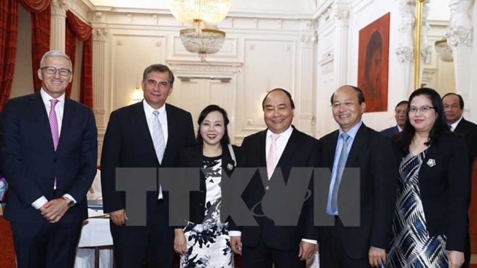 PM hosts international business leaders in Netherlands