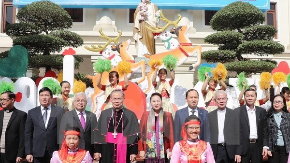 Top legislator extends Christmas greetings to Thanh Hoa’s Catholics