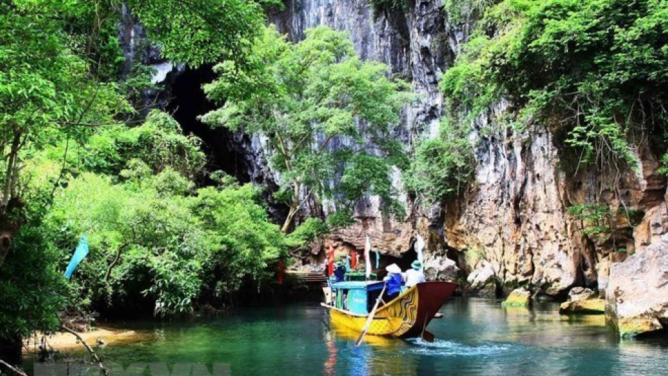 Quang Binh works to boost tourism development