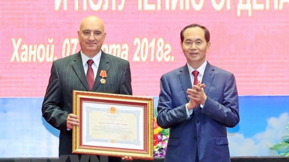 President commends Vietnam-Russia Tropical Centre for contributions