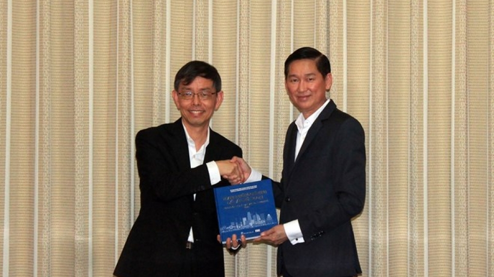 HCM City, Singapore to bolster ties in smart city building