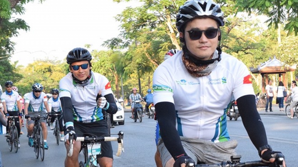 Standard_chartered_DVXU.JPG