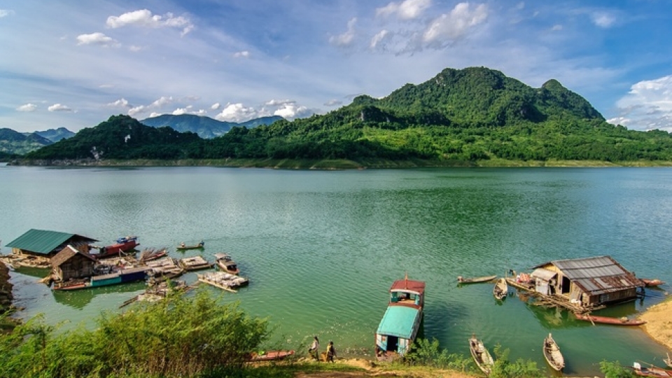 Weekend tour to 'Ha Long Bay on land'