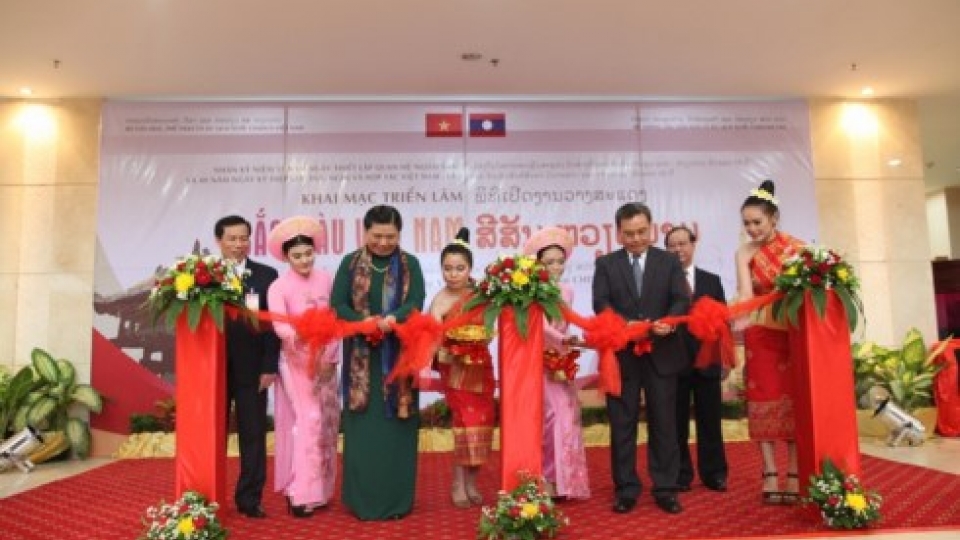 Vietnam tourism culture days in Laos