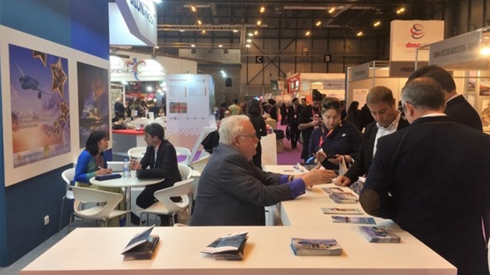 Vietcombank to sell 7.6 million Vietnam Airlines’ shares