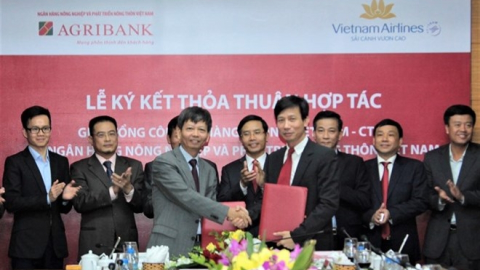 Vietnam Airlines and Agribank sign co-operation agreement