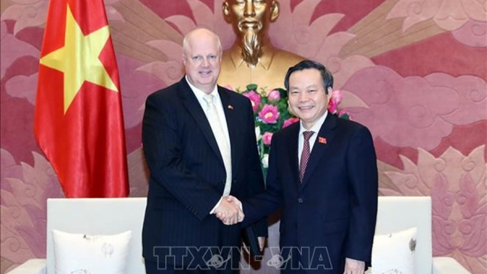 Vietnam creates optimal conditions for foreign investors: NA leader