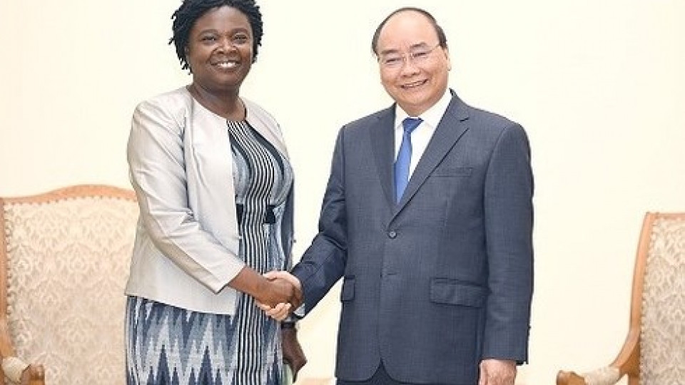 PM calls for more non-refundable aid from World Bank