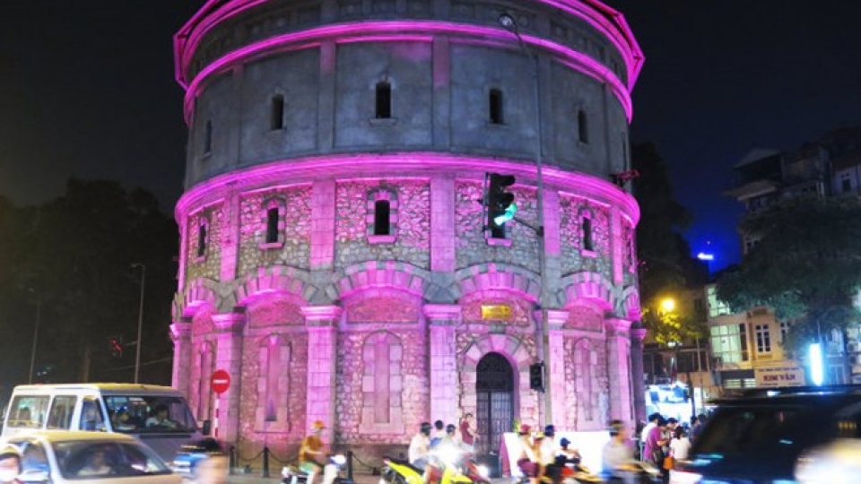 Netherlands lights up water tower in Hanoi