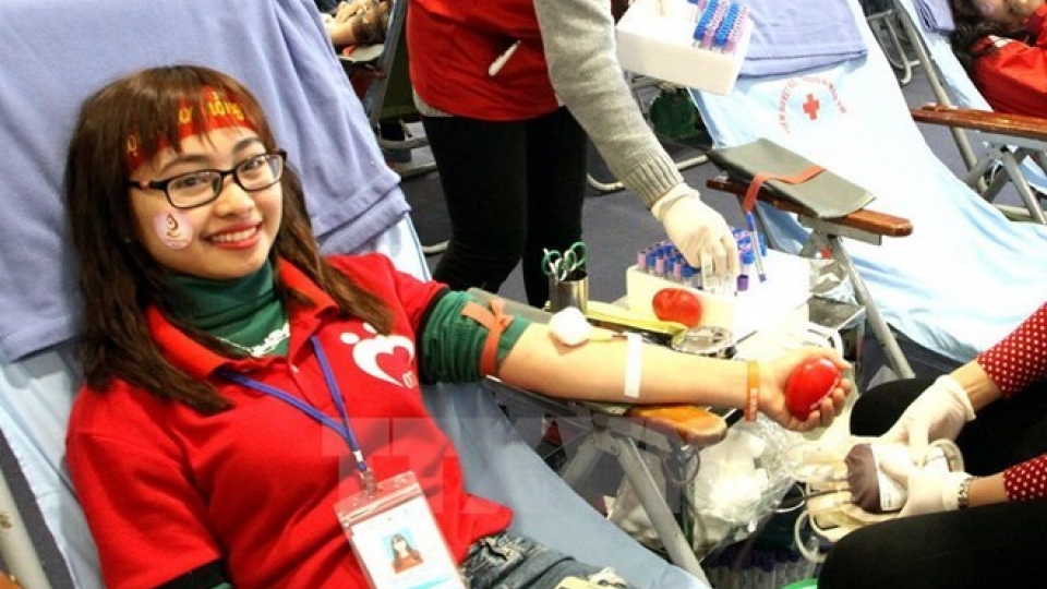 Outstanding blood donors praised at Hanoi ceremony