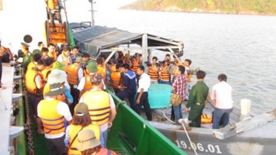 Ensuring a happy Tet for island soldiers and islanders
