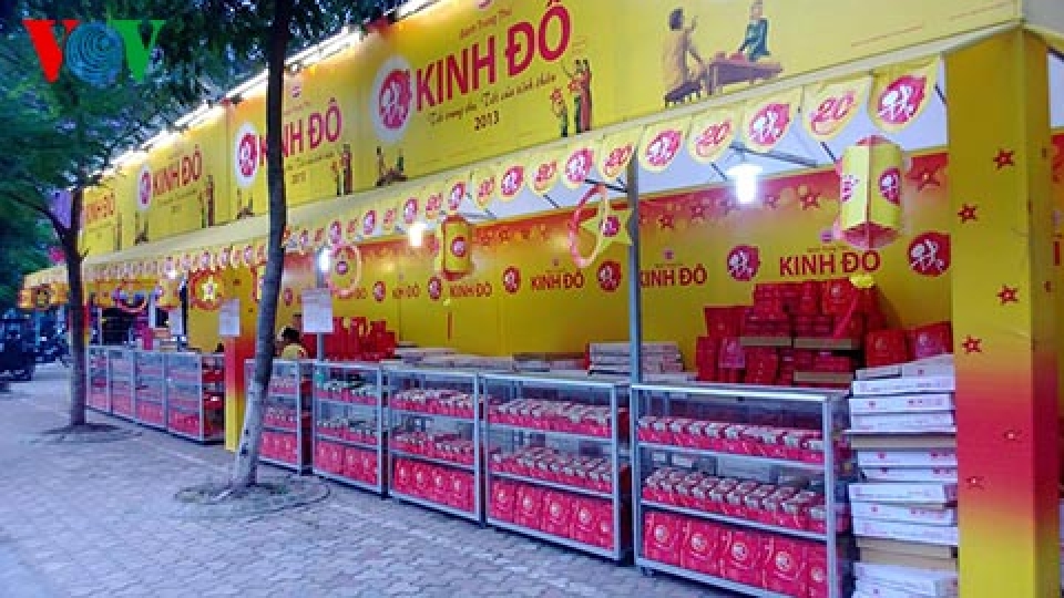 Mooncake markets bustle ahead of festival