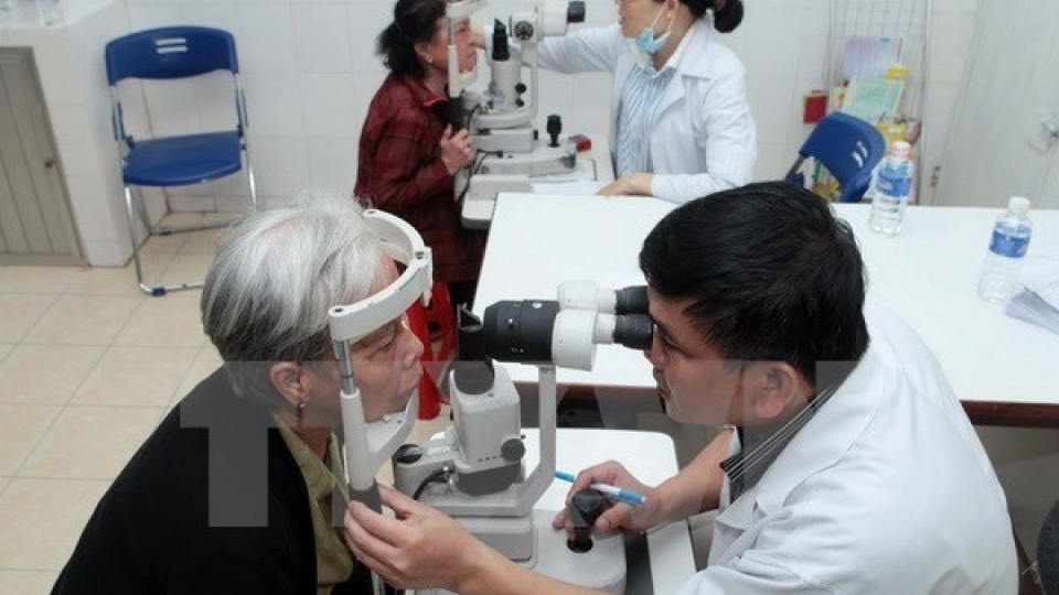 Vietnam offers eye check-ups to Cambodian people