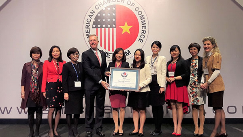 Microsoft Vietnam honoured for community dedication by AmCham