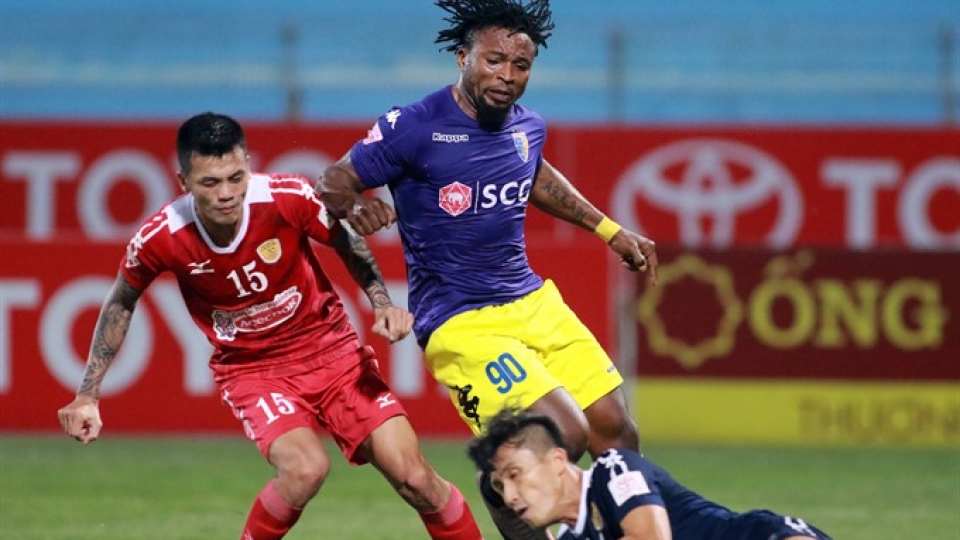 Hanoi bag big win to top V.League