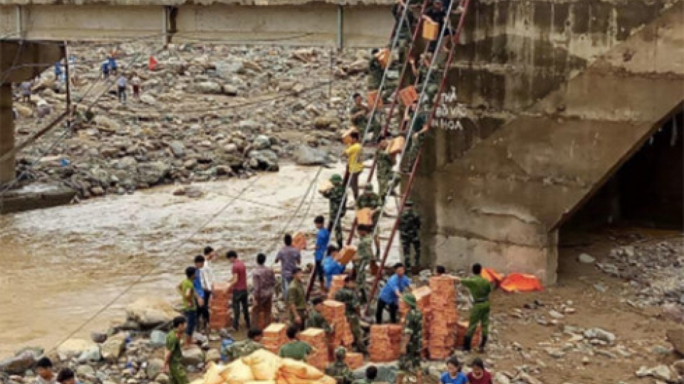 Authorities team up to offer relief to flooding victims