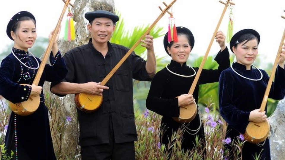 Efforts needed to preserve folk art of Then singing