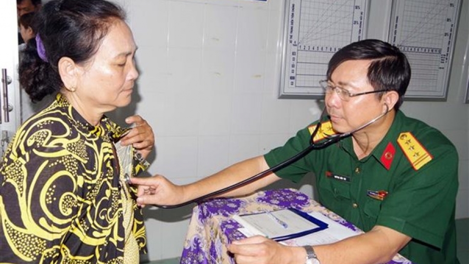 Poor people in Soc Trang get free medical checkups