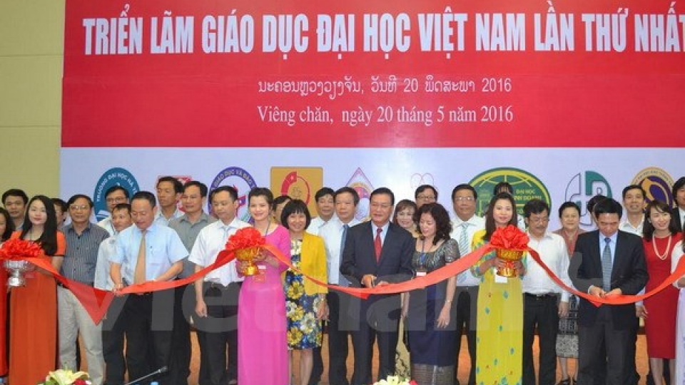 Scholarship-focused college fair in Laos draws hundreds