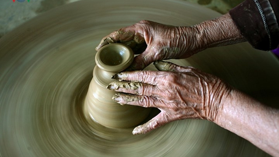 Discovering the ancient Thanh Ha pottery village in Hoi An