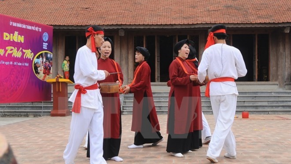 2016 Hung Kings temple festival features Xoan singing