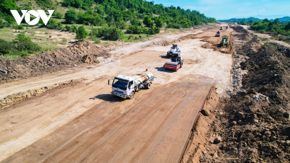 
        Bộ GTVT đề nghị kiểm toán các gói thầu cao tốc Bắc-Nam trước khi chỉ định thầu
                              