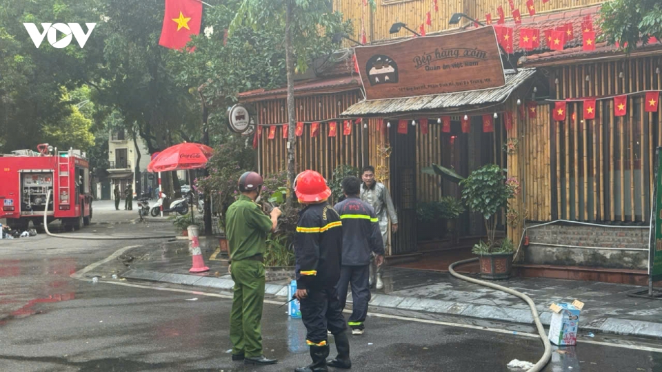 Hiện trường vụ cháy quán “Bếp hàng xóm” trên phố Tăng Bạt Hổ, Hà Nội