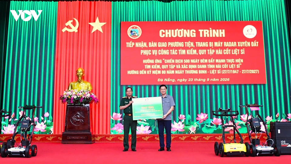 Quân khu 5 tiếp nhận máy radar xuyên đất phục vụ tìm kiếm, quy tập hài cốt liệt sĩ