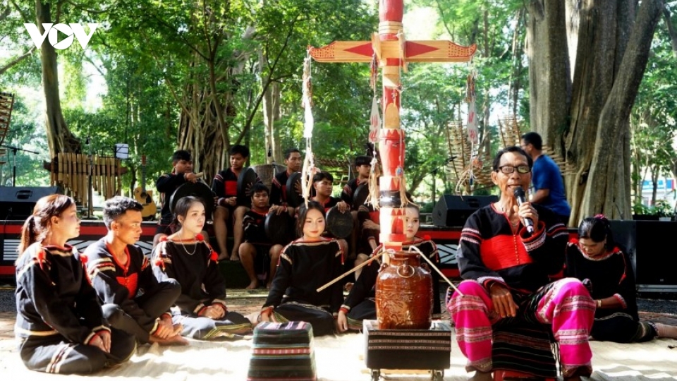 Ede people’s new-rice ritual reenacted in Dak Lak