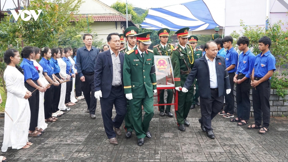Quảng Ngãi: Truy điệu, an táng hài cốt liệt sĩ A Ngõa