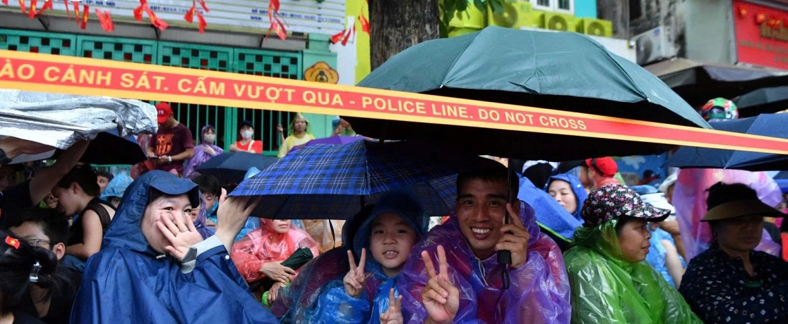 Thousands eagerly await second full rehearsal of National Day parade in Hanoi