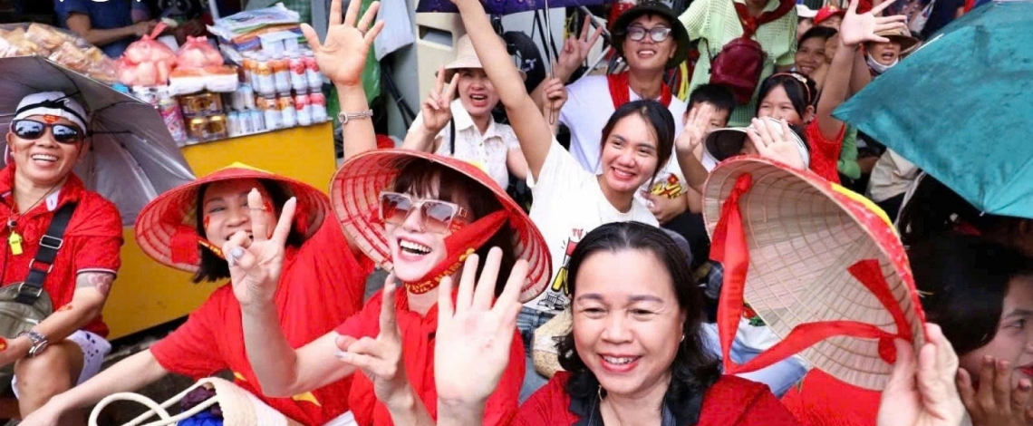 Thousands throng Hanoi streets for third National Day parade rehearsal