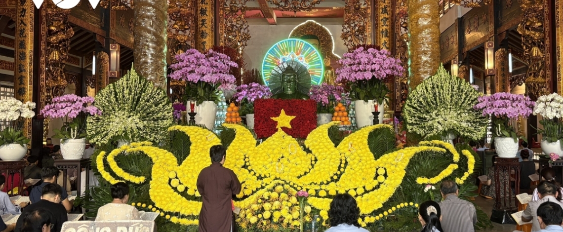 Vu Lan Festival draws crowds to pagodas in HCM City to honor parents and ancestors