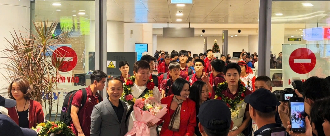 SEA Games 33: Vietnamese heroes return home in warm welcome
