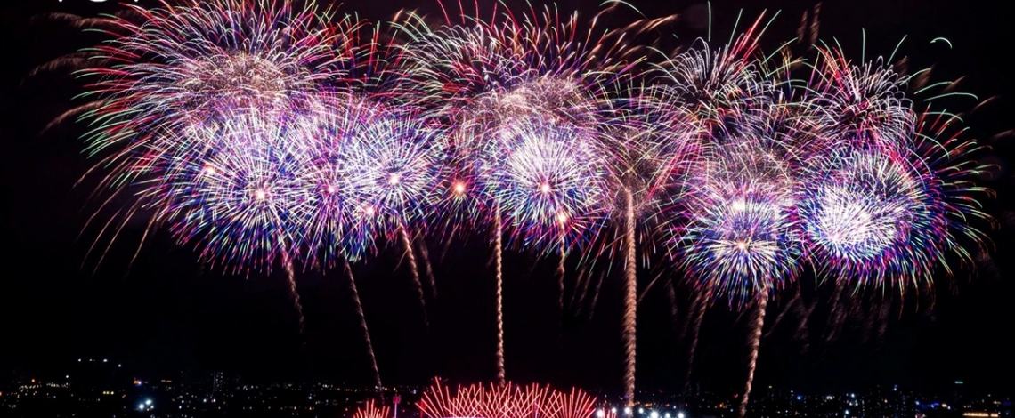 Spectacular fireworks rehearsal marks 14th National Party Congress